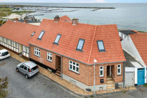 Spacious House With Sea Views From All Rooms, Rønne